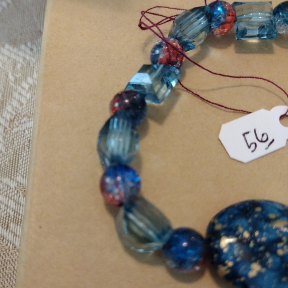 Artemis's Gems custom-made beaded bracelet with large gold and blue gem - Picture 4 of 4
